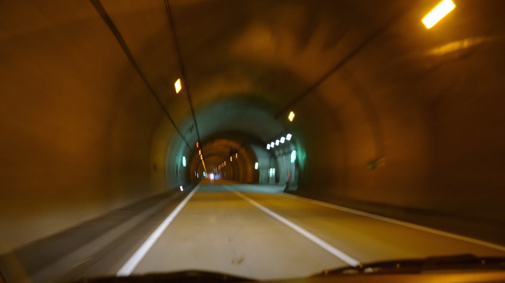 新寒風山トンネル